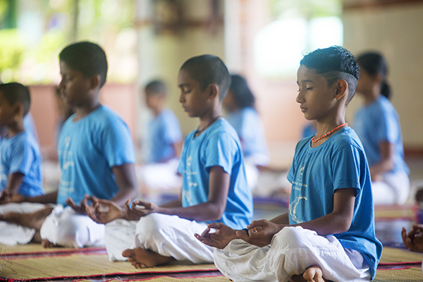 Aaryanschool - EDUCATING LITTLE CHAMPS